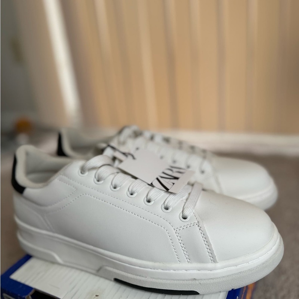ZARA MENS CHUNKY SOLE SNEAKERS
Size 11 or 44. Brand new with tags. - Picture 3 of 8
